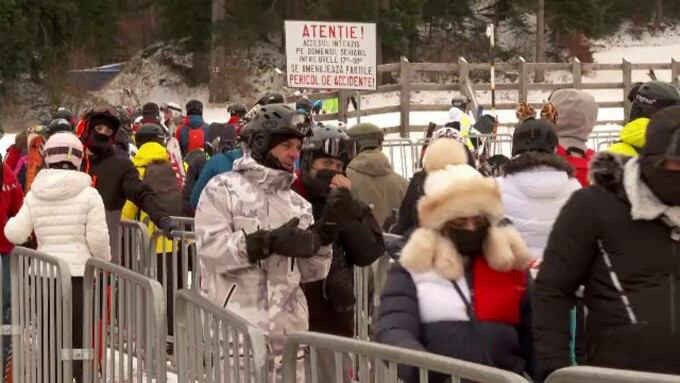 Cum aleg românii să petreacă Ziua Națională a României și ce trebuie să știe despre mersul trenurilor în mini-vacanță
