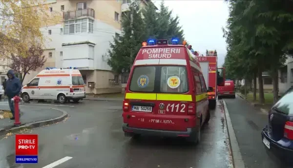 Explozie într-o localitate din Dâmbovița. 12 persoane au fost evacuate dintr-un bloc