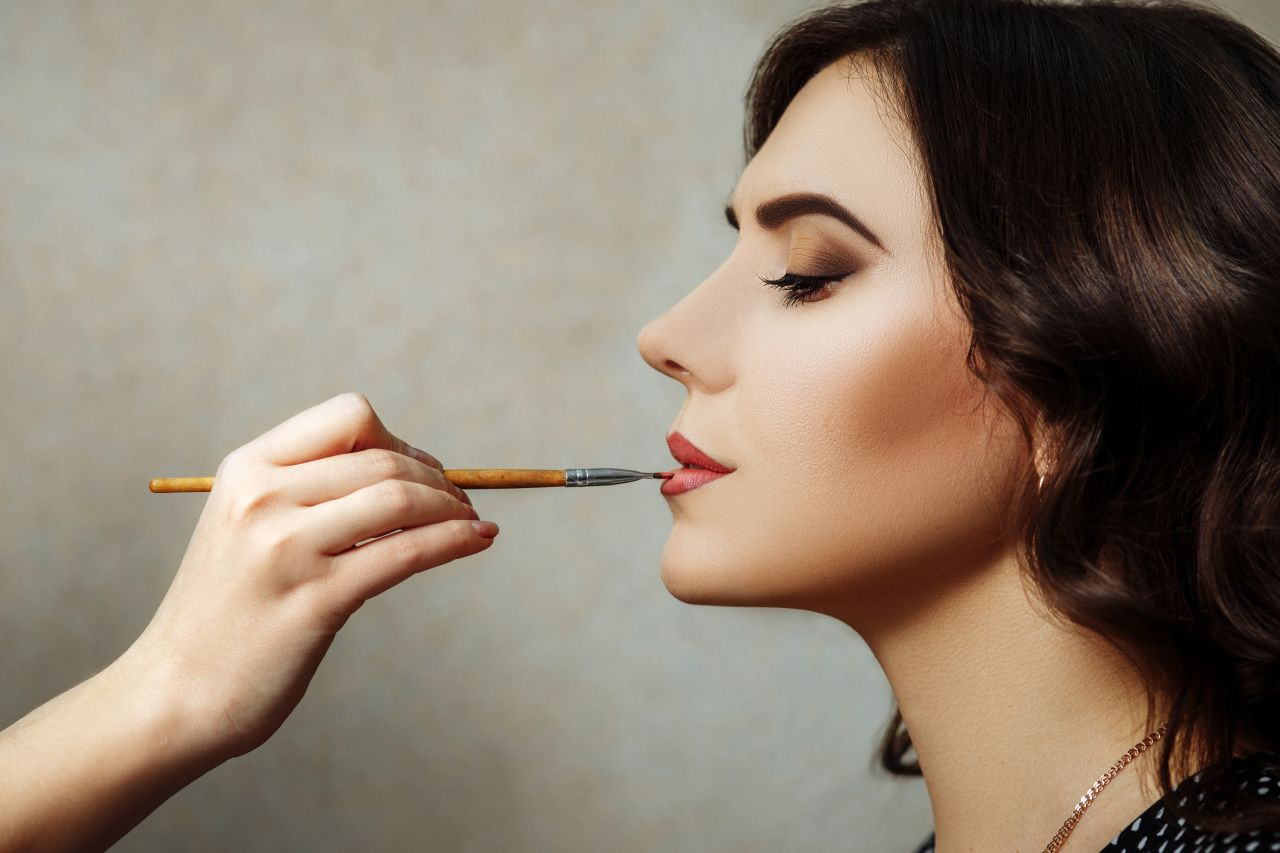 (P) Cum să faci pași mari în cariera de make-up artist? Iată cum să devii profesionist!