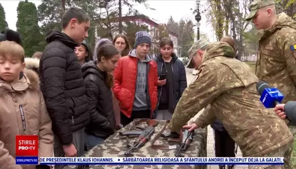 Sute de copii din Iași au aflat de la soldații unei garnizoane tainele vieții de militar