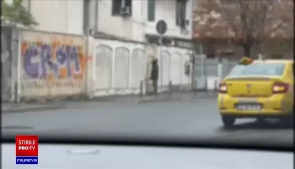 Casa unui interlop din Capitală s-a transformat într-un loc unde sunt comercializate droguri. Vecinii se tem pentru viața lor