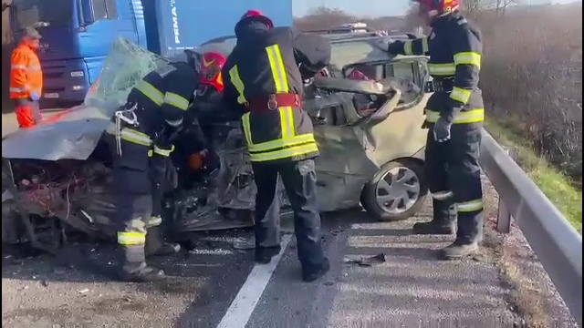 Accident mortal pe DN1 în Cluj. O femeie a murit, după ce a intrat din plin într-un camion