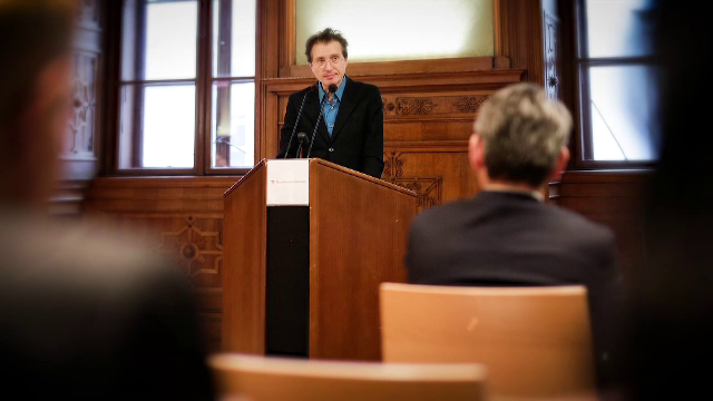 Povestea românului din Siret, expert în arte vizuale, ajuns director de muzeu în cel mai mare centru de artă al Germaniei