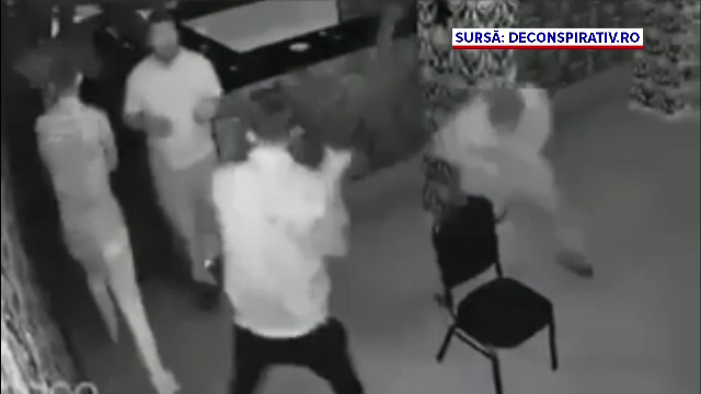 Un bar din Bistrița-Năsăud s-a transformat în câmp de luptă. Mai mulți tineri s-au luat la bătaie. Momentul a fost filmat