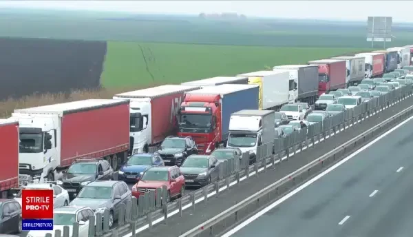 Cozi kilometrice de mașini în vămile din vestul țării. Mulți români petrec mini-vacanța în Budapesta sau Viena