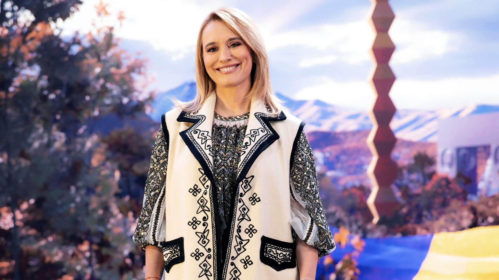 De 1 Decembrie, vedetele Pro TV îți urează „La mulți ani!”