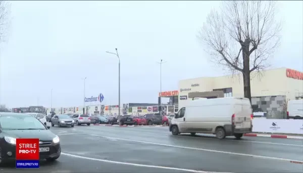 Un adolescent de 17 ani care ar fi violat o minoră în toaleta unui mall din Galați este de negăsit. Poliția este în alertă