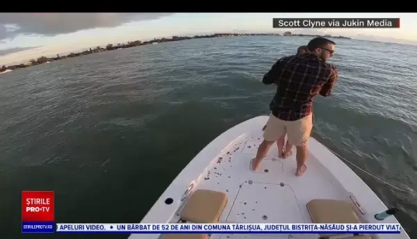Cerere în căsătorie cu peripeții, în stil „Titanic”. Un bărbat s-a aruncat disperat în apă înainte de a rosti marea întrebare
