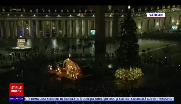 Momente speciale la Vatican. Credincioșii au asistat la aprinderea luminițelor în bradul de Crăciun