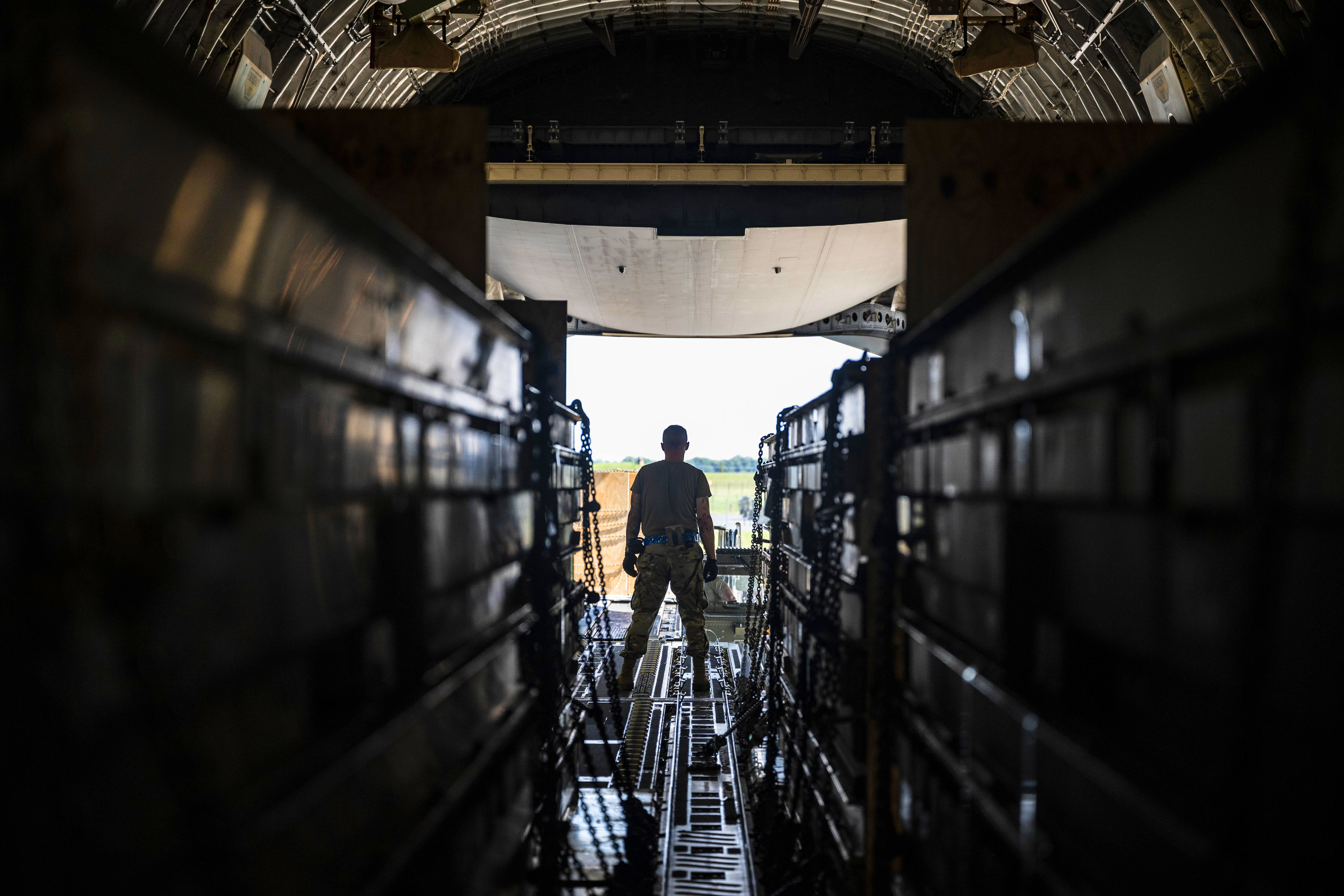 Vânzările de arme cresc constant de șapte ani, la nivel global. Companiile din top