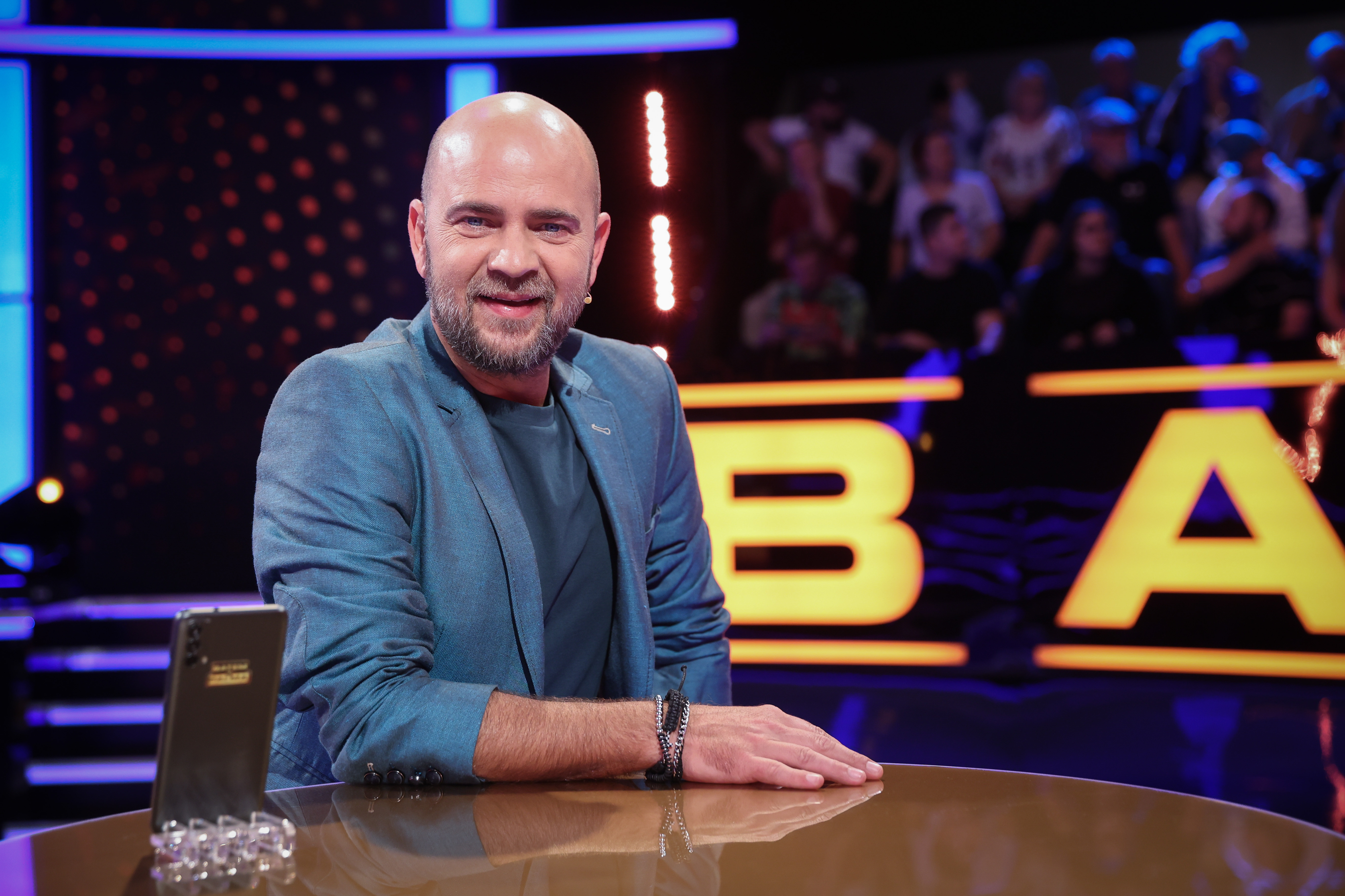 Batem palma?, cel mai tare show al iernii, va fi prezentat de Cosmin Seleși, din 12 decembrie, la PROTV