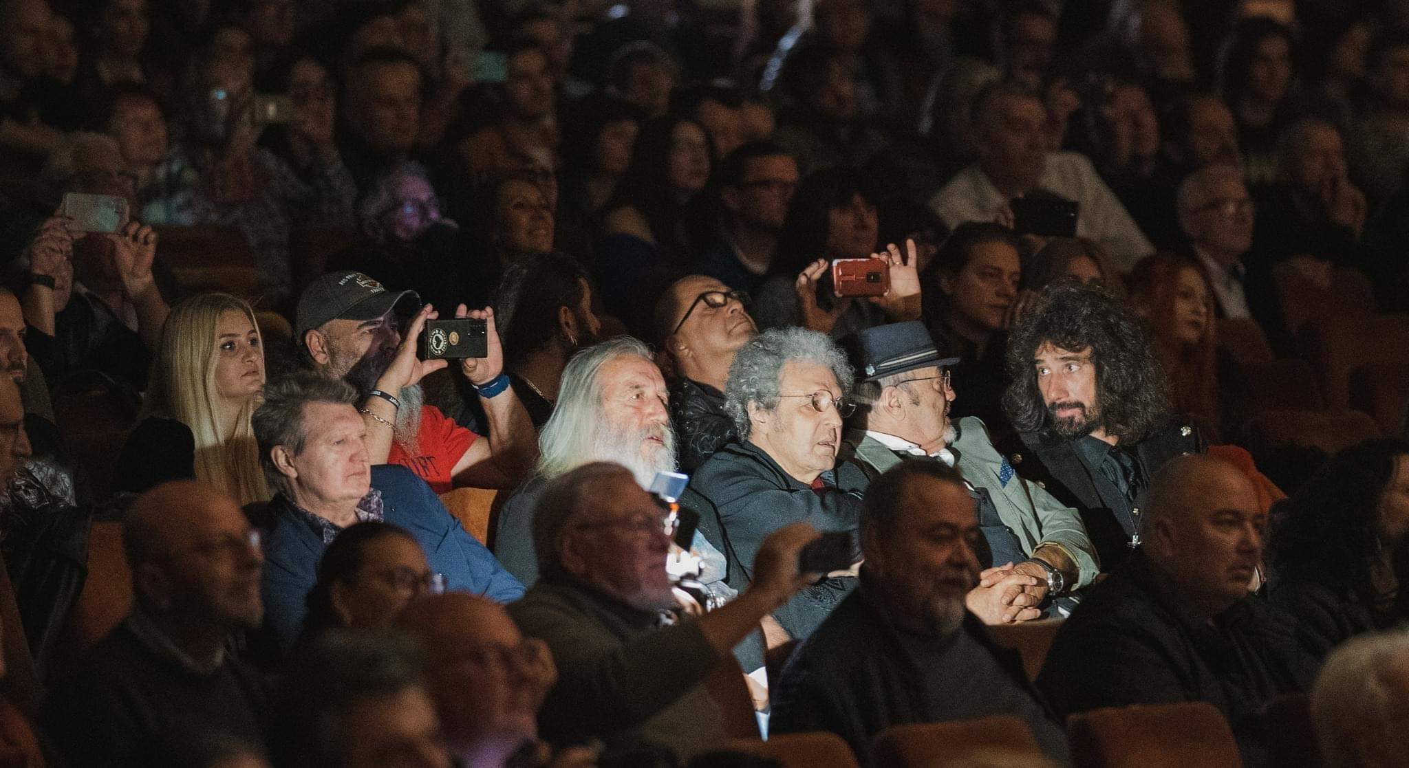 Filmul documentar ”PHOENIX – Povestea” va fi prezentat într-un turneu național, în prezența lui Nicu Covaci