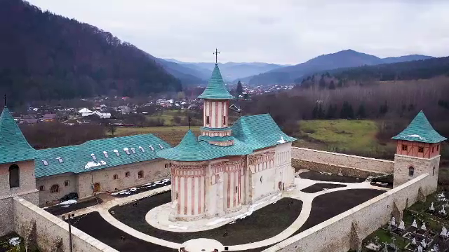 Mănăstire ridicată de Ștefan cel Mare acum 500 ani, salvată din ruină cu ajutorul fondurilor europene
