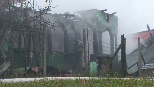 Un bărbat din Argeș a ars de viu sub privirile soției. Verifica dacă se scurge gaz din butelie cu o lumânare aprinsă