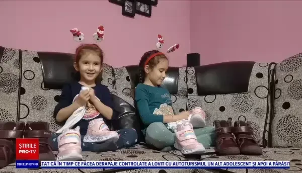 Moş Nicolae a lăsat, azi-noapte, daruri în ghetele copiilor. De unde vine tradiția