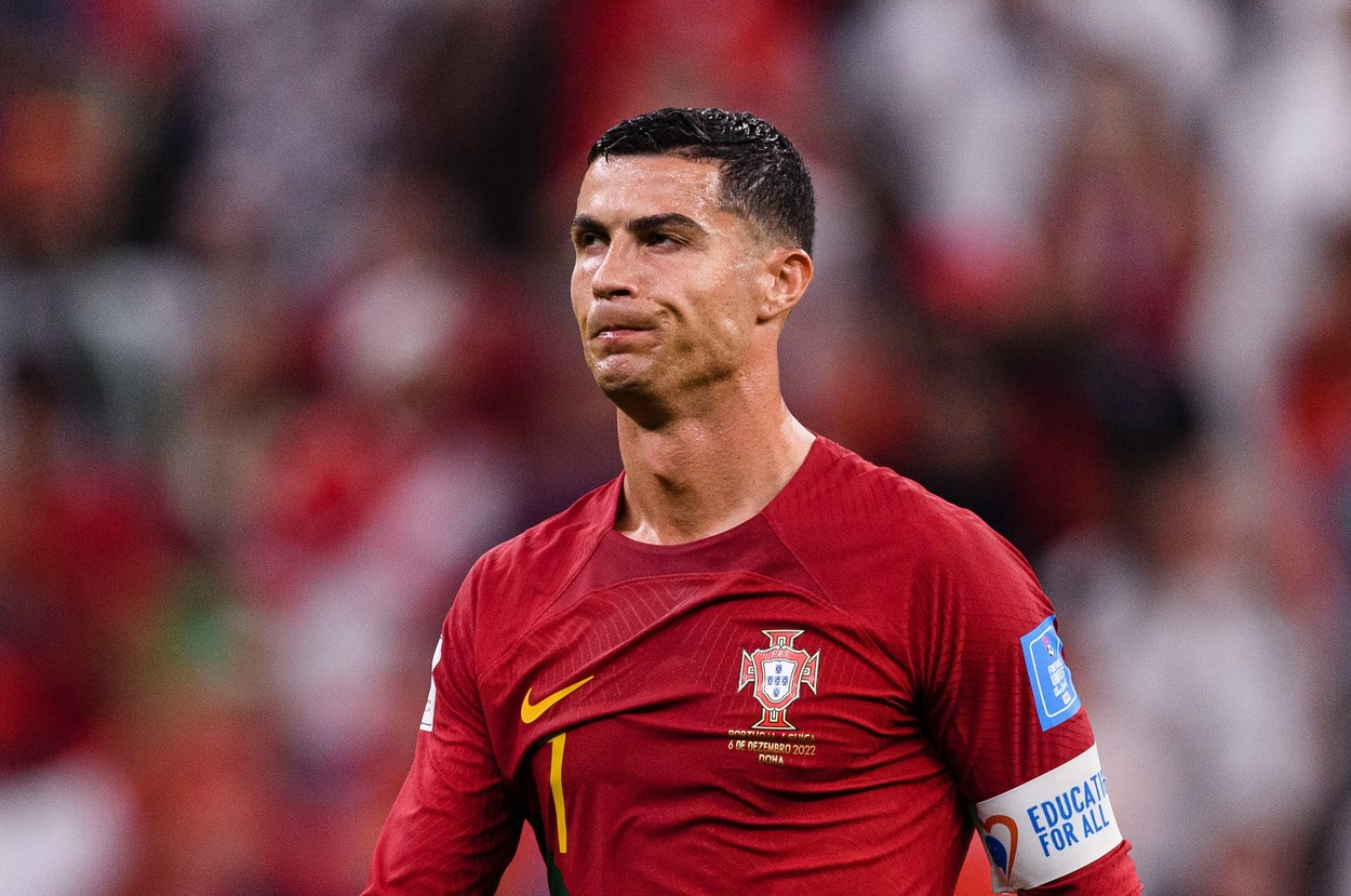 Cristiano Ronaldo părăsește terenul în timp ce echipa sa sărbătorește alături de galerie calificarea în sferturi VIDEO