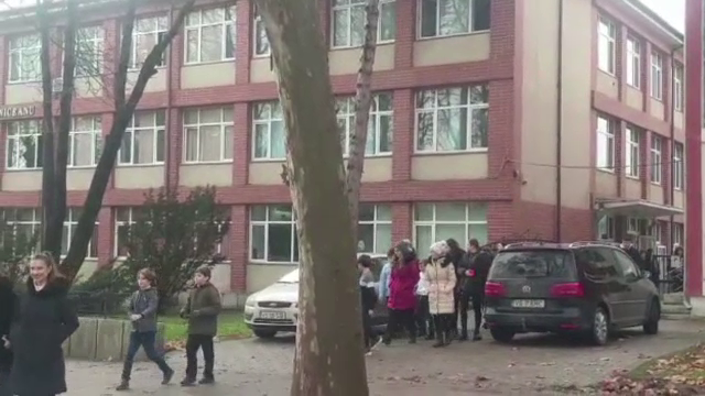 Amenințare cu bombă la un liceu din Vaslui, a șasea în decurs de o lună, declarată falsă. Făptașii nu au fost identificați
