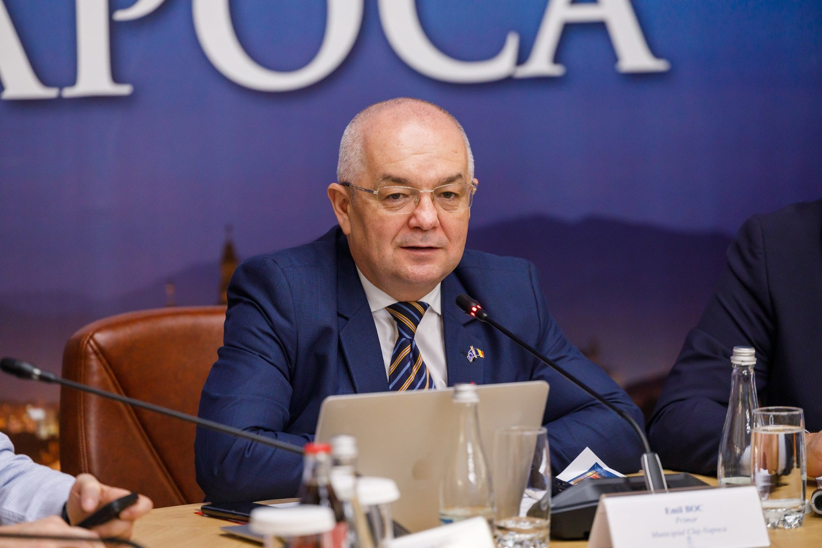 Un bărbat a plătit 9.000 de lei pentru a bea o cafea cu Emil Boc. Care este motivul