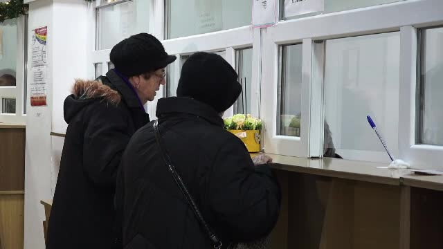 Vârstnicii se împrumută de sume modice pentru masa de Crăciun: „”Nu ne pot ajuta copiii, au minim pe economie”