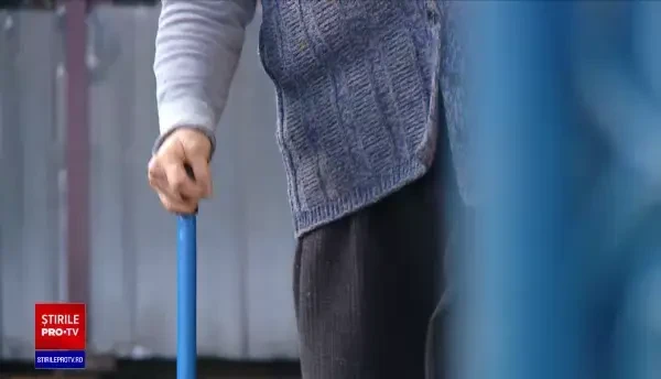 Femeia cu două fete care a jefuit binefăcătoarea ce le-a adăpostit de frig. Cât au recuperat polițiștii din 44.000 de lei