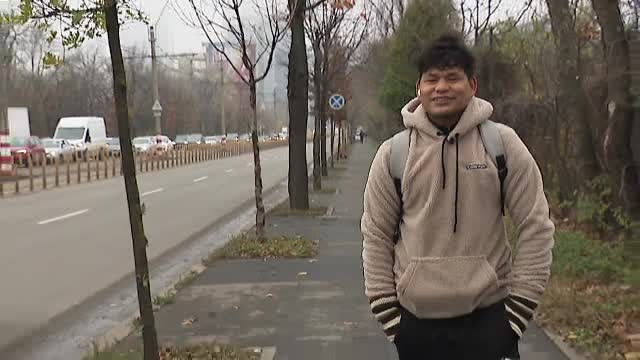 Viața muncitorilor străini în România. Povestea lui Raj, un tânăr de 27 de ani din Nepal care vrea să stabilească aici