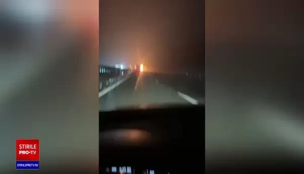 Incendiu violent pe A1. Un autotren încărcat cu opt autoturisme a ars complet | VIDEO & GALERIE FOTO