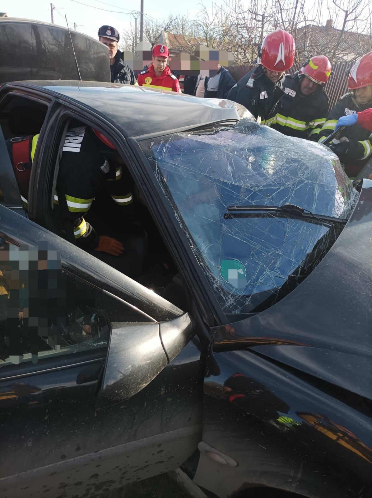 Accident grav pe „Drumul Morții”. A intervenit elicopterul SMURD