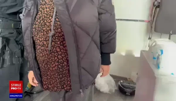 Razie într-un complex comercial din București. Ce au găsit jandarmii ascuns în spatele unui zid, într-un magazin