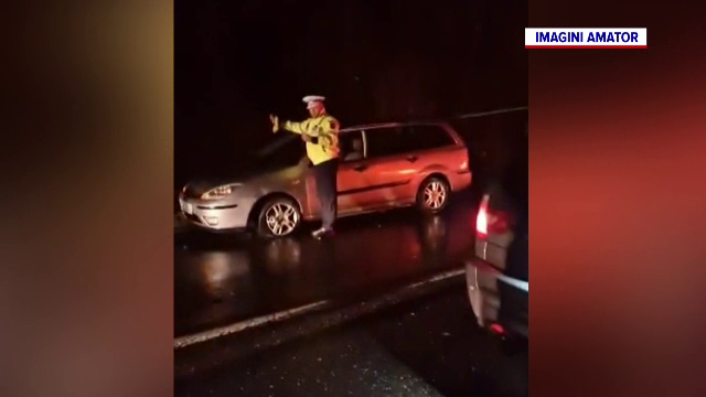 O tânără de 20 de ani a ajuns la spital, după ce un șofer a pierdut controlul volanului și a intrat pe contrasens