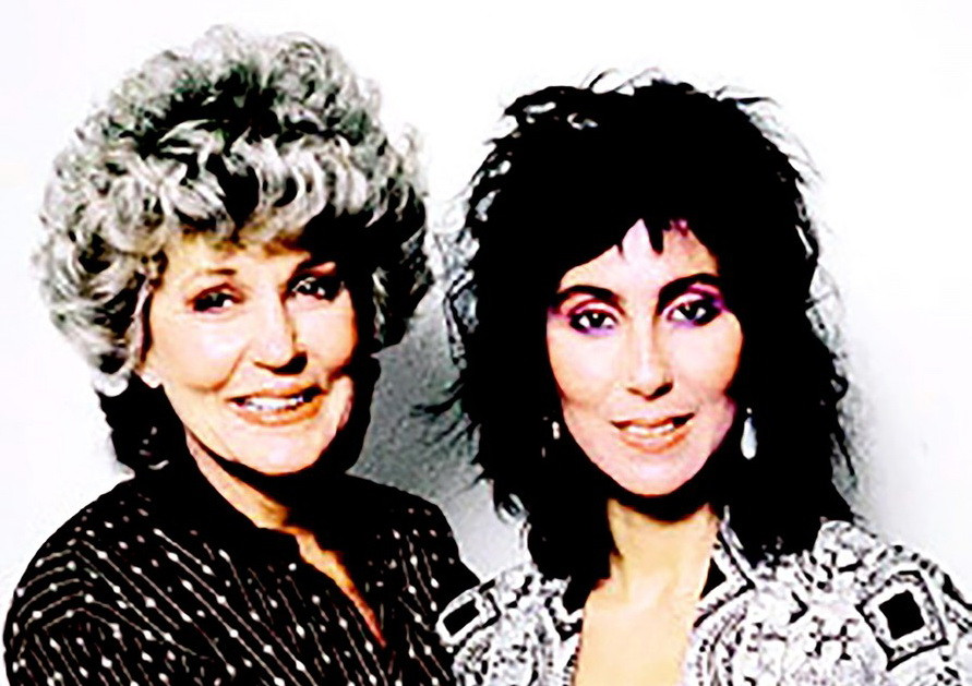 Cher a anunţat că mama ei a murit. Actriţa şi cântăreaţa Georgia Holt avea 96 de ani