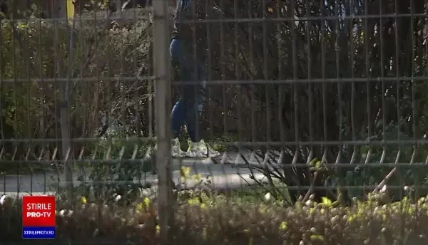 Trei elevi din Olt au băut la barul de lângă liceu până i-a luat salvarea. Cum au fost găsiți