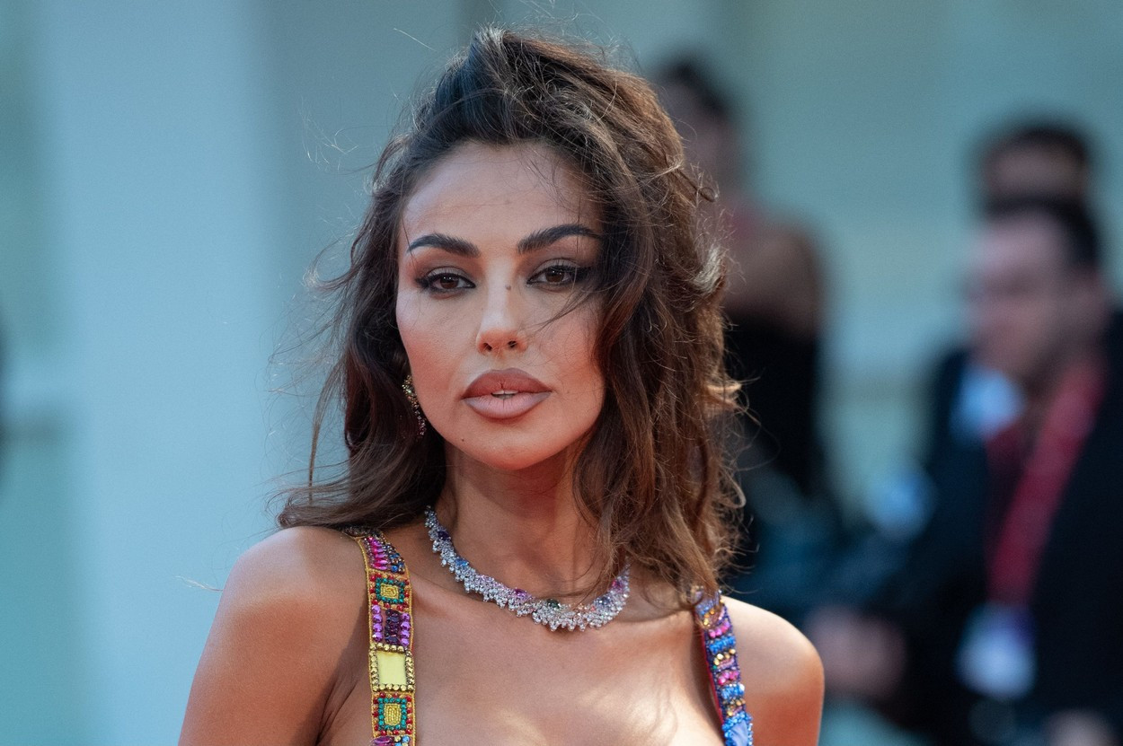 Mădălina Ghenea, jefuită pe un aeroport din Italia. Hoții i-ar fi furat valiza cu bijuterii
