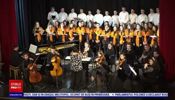 Elevii unui liceu din Alba Iulia salvează secția de arte plastice a școlii cu ajutorul propriilor lucrări