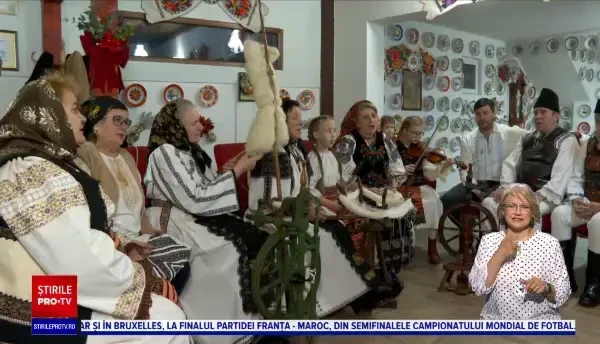 Localnicii din Bistrița Bârgăului păstrează vie tradiția și s-au adunat la șezătoare