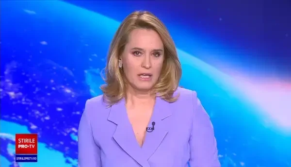 Cel mai mare acvariu cilindric, aflat în holul unui hotel din Berlin, s-a spart. Erau peste 1.500 de pești în el | Video