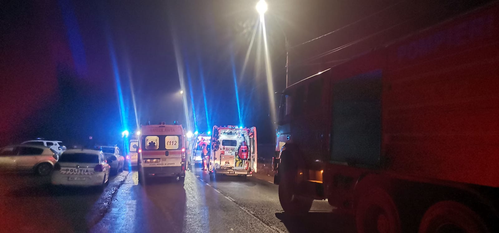 Copila de 15 ani cu brațele amputate în accidentul din Pașcani a fost salvată. Medicii au reușit să-i replanteze mâinile