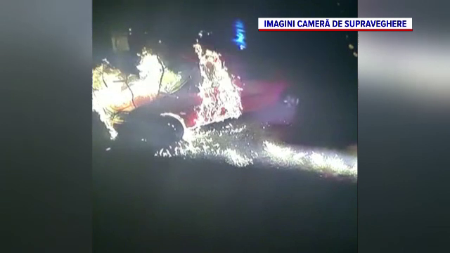 Incident grav, în județul Bihor. Mașina unui bărbat a fost incendiată chiar în fața casei sale