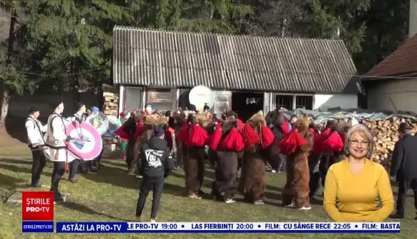 Târg de Crăciun la Bacău. Producătorii locali au adus pentru oaspeţi ce au avut mai bun în cămară