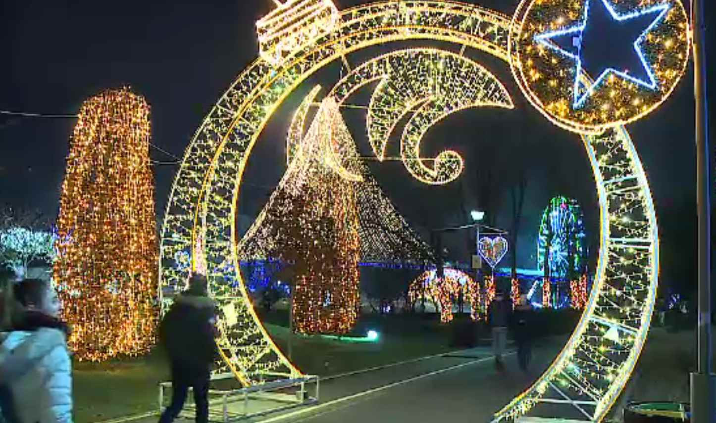 Târgul de Crăciun din Drumul Taberei, plin cu bunătăți. Comerciantul care s-a inspirat din „Amintiri din Copilărie”