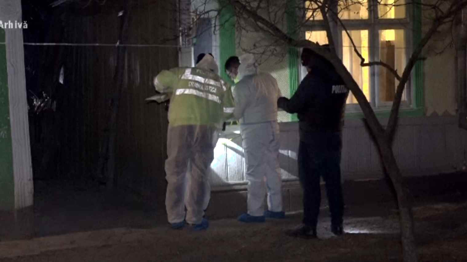 Un bărbat și-a ucis soția, și apoi, doborât de vină, s-a sinucis. Cei doi copii au asistat la scenele șocante