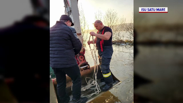 Cod portocaliu de inundații în județul Satu Mare. Pompierii au intervenit pentru a salva trei persoane din apele revărsate