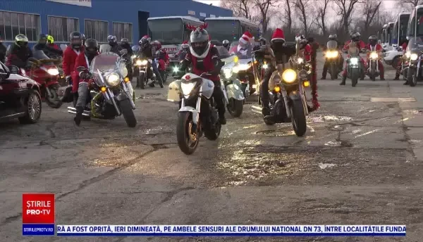Cadouri pentru copiii nevoiași din Timișoara, oferite de motocicliști costumați în Moș Crăciun
