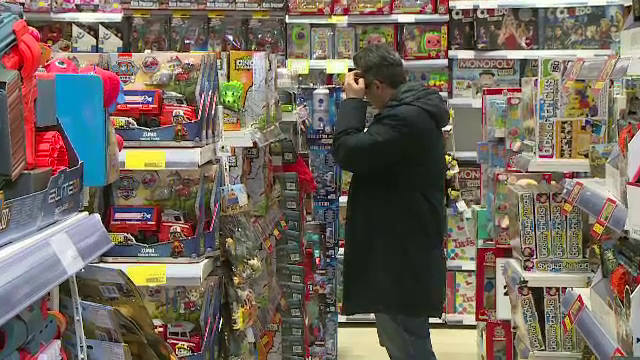 Fetițele și băieții de peste 10 ani nu își mai doresc jucării. Ce îi cer acum copiii lui Moș Crăciun