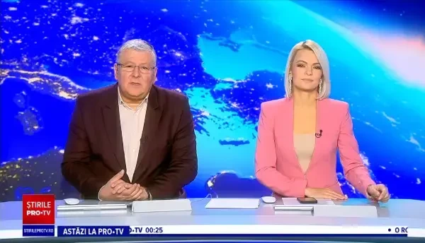 Distracție într-o școală din SUA. Directoarea care a devenit celebră pentru că își întâmpină elevii în moduri inedite