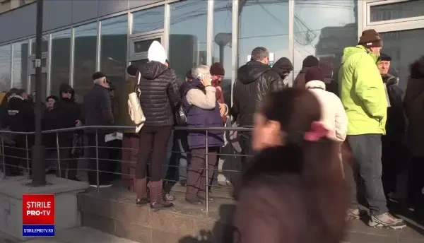 Cozi la sediile furnizorilor de energie pentru depunerea declarațiilor pentru preț plafonat la curent