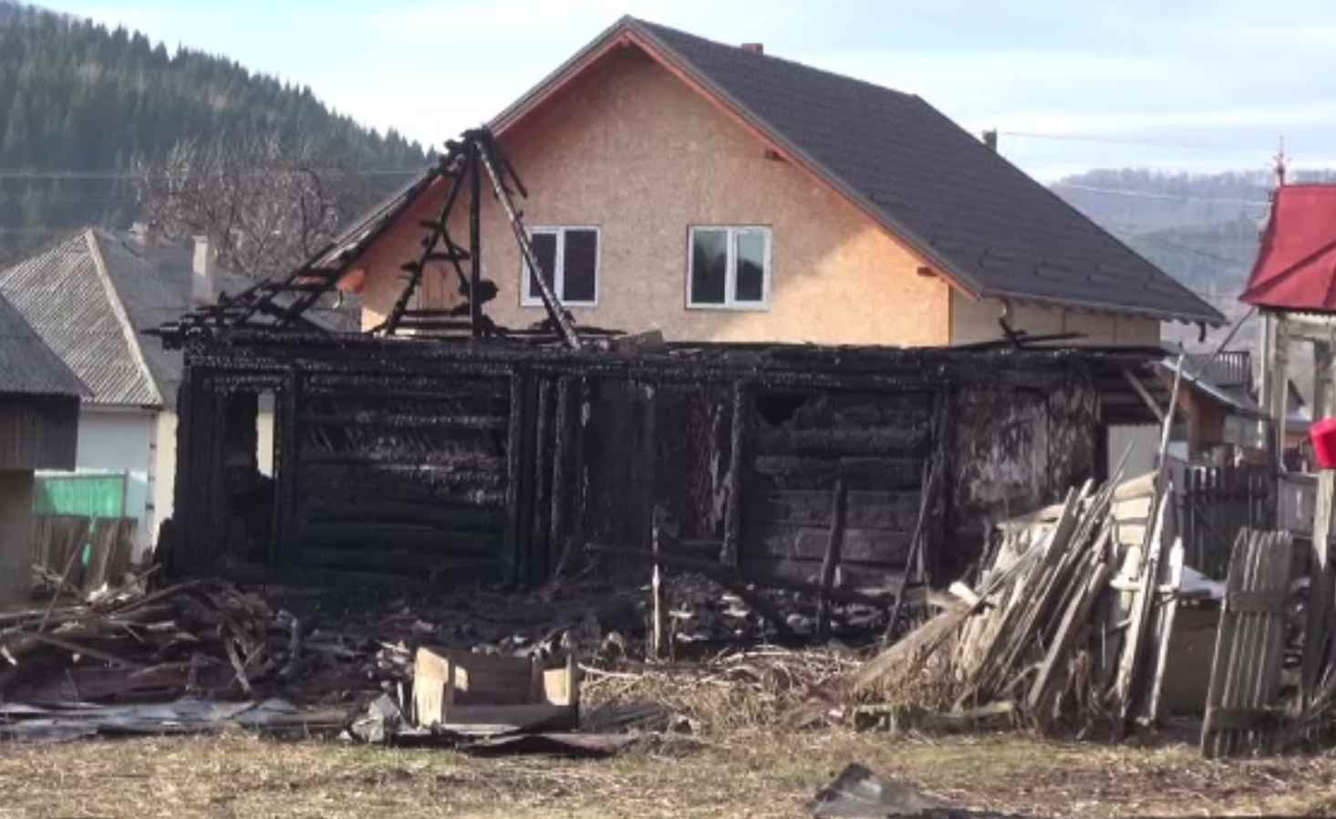 Tată și fiu, mistuiți de flăcări, în Neamț. Rămăseseră ultimii în viață din familie
