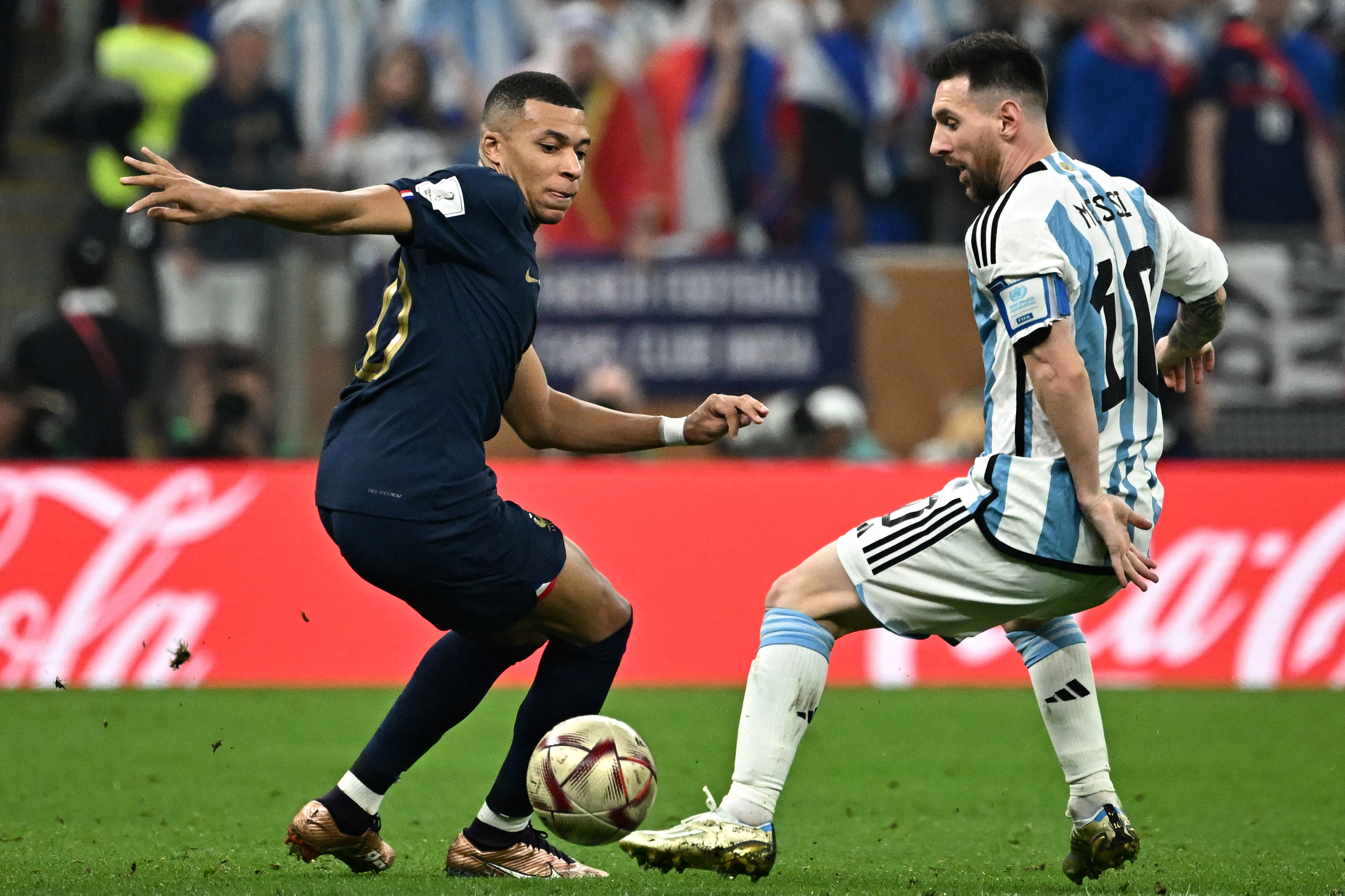 Messi și Mbappe au egalat recordul stabilit de un român. Performanța stabilită în finala Cupei Mondiale