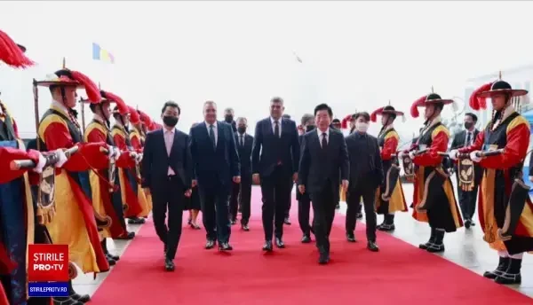 De ce s-au dus Nicolae Ciucă și Marcel Ciolacu în Coreea de Sud. Sunt două mize mari pentru România