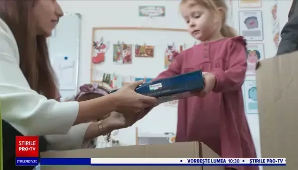 Copii din mediul rural, vizitați de spiridușii Moșului înainte de Crăciun