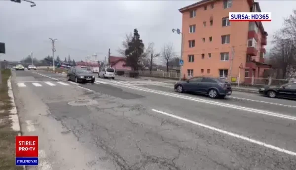 Unul dintre cei 6 copii loviți pe trecerea de pietoni de un tânăr beat și fără permis a murit